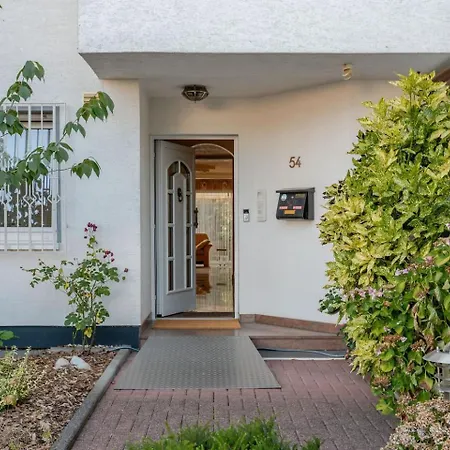 Grosses Haus - Gartenterrasse - Nahe Messen - Treppenlift - Koeln-Dus